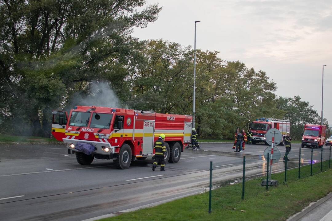 FOTO: Požiar auta na Panónskej ceste , foto 3