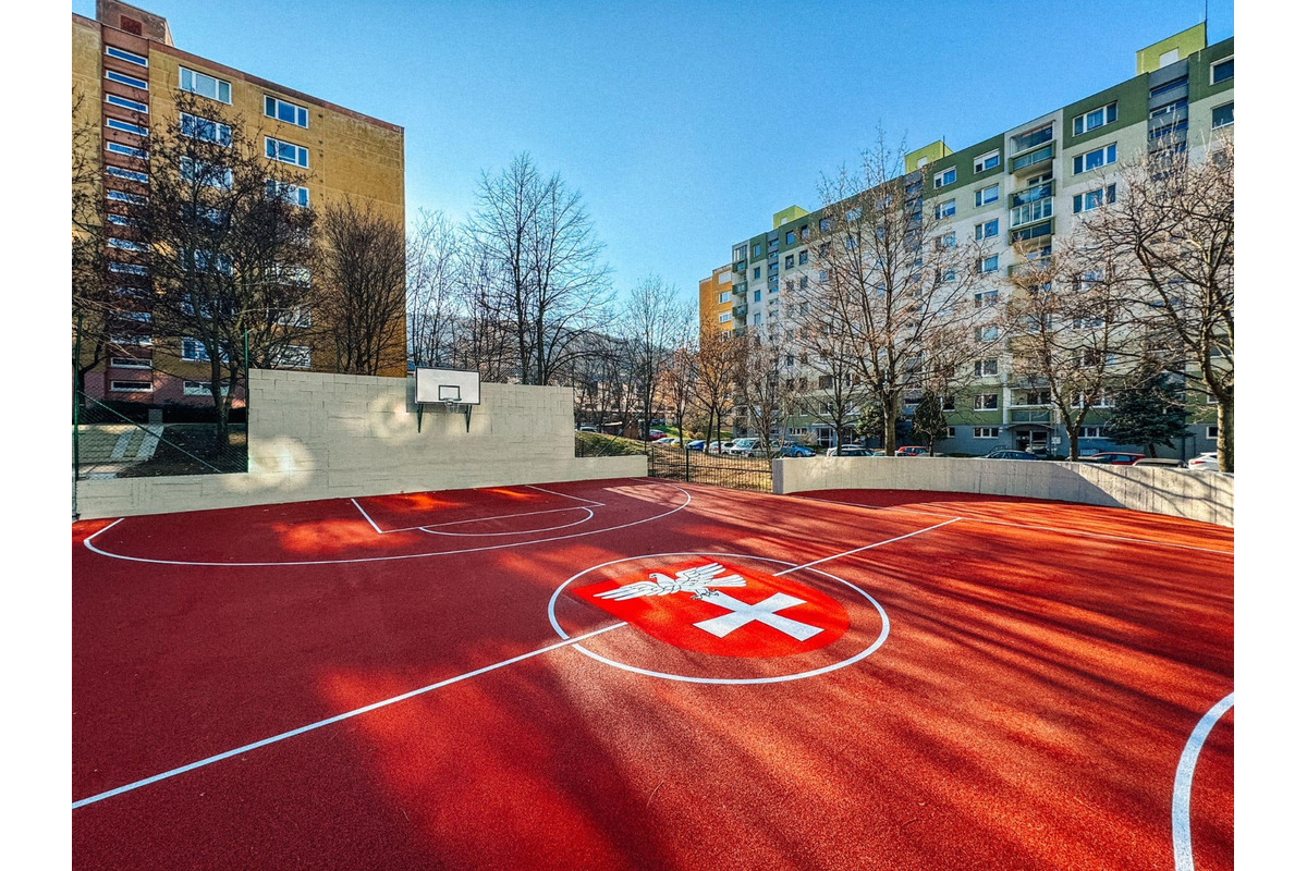 FOTO: Detské ihrisko vo vnútrobloku Štefana Králika v Devínskej Novej Vsi je novootvorené, foto 5