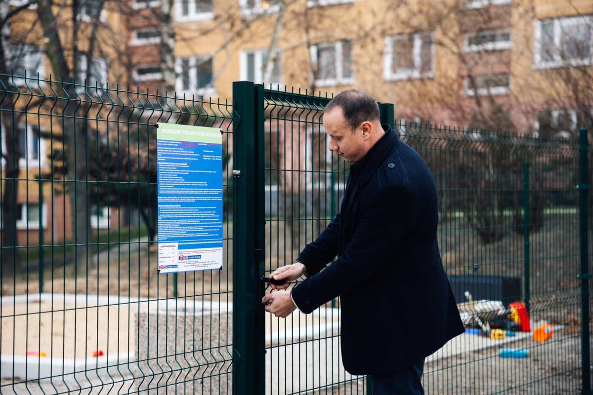 FOTO: Detské ihrisko vo vnútrobloku Štefana Králika v Devínskej Novej Vsi je novootvorené, foto 8