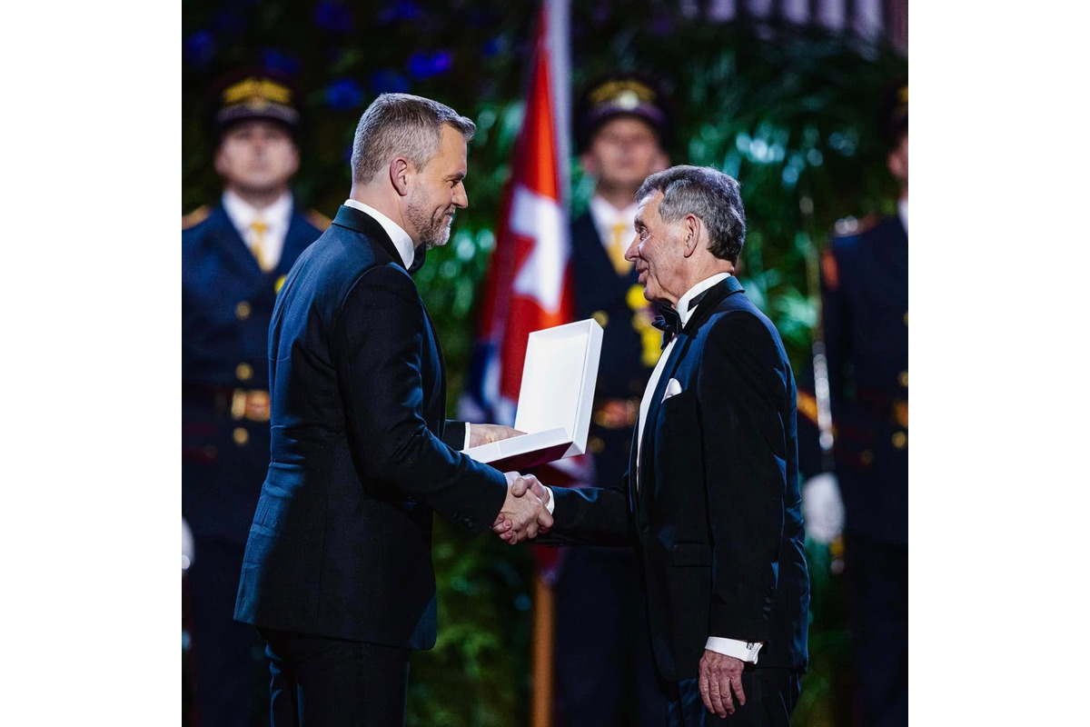 FOTO: Prezident Pellegrini udelil štátne vyznamenania. Kto je medzi ocenenými?, foto 18